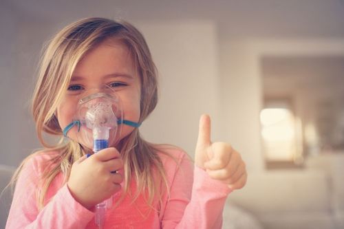Inhalatory i nebulizatory — do czego służą i jaki sprzęt do inhalacji wybrać?