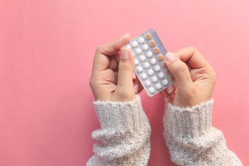 Antykoncepcja hormonalna – rodzaje, skuteczność i działania niepożądane