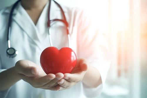 Jak zapobiegać zawałowi serca? Objawy, czynniki ryzyka oraz profilaktyka